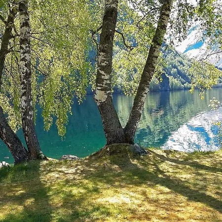 Three-bedroom Holiday In Oppstryn