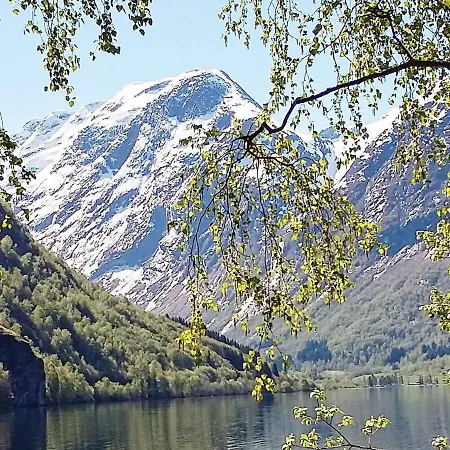 Three-bedroom Holiday In Oppstryn *