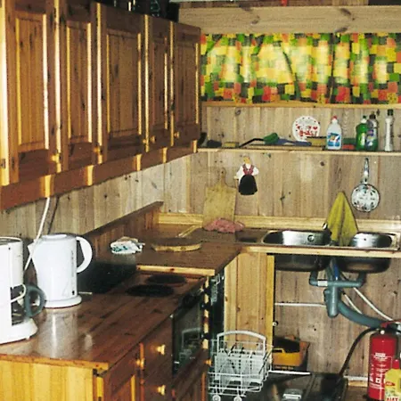 Three-bedroom Holiday In Oppstryn * Hjelle