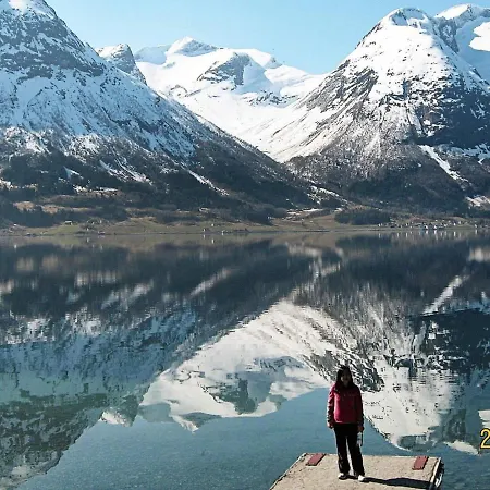 Three-bedroom Holiday In Oppstryn Сasa de vacaciones Hjelle