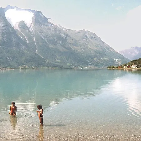 Three-bedroom Holiday In Oppstryn Vakantiehuis *